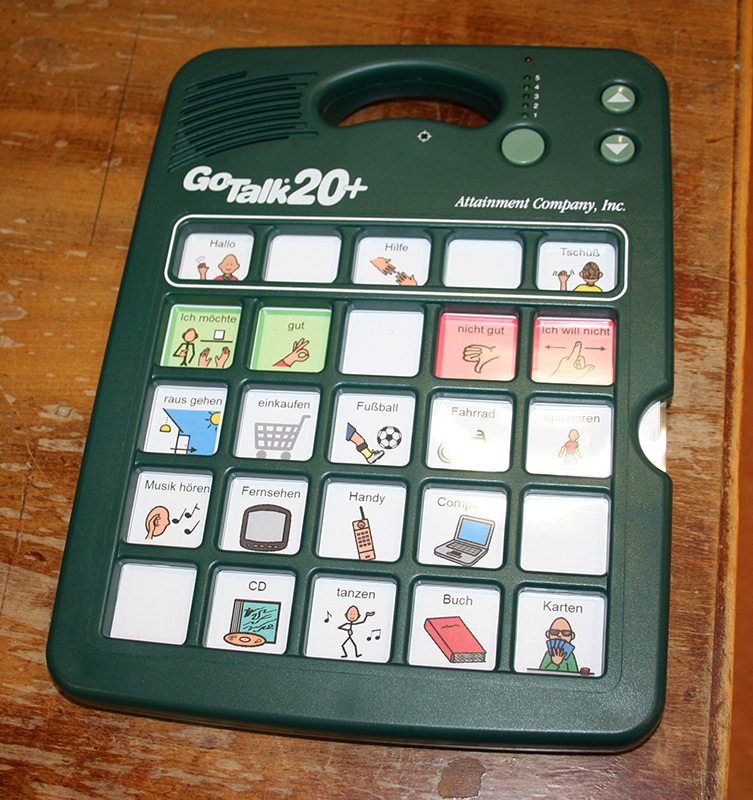 Ein Talker ist ein Technisches Hilfsmittel, mit dem Symbolkarten als Sprache ausgegeben werden können